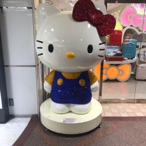 Meet your Posher, Ella